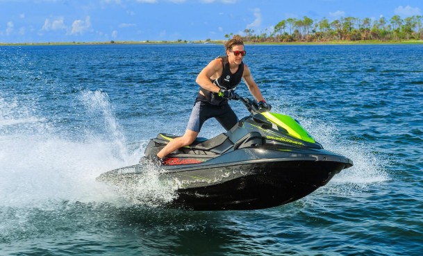 WAVE RUNNER by Yamaha